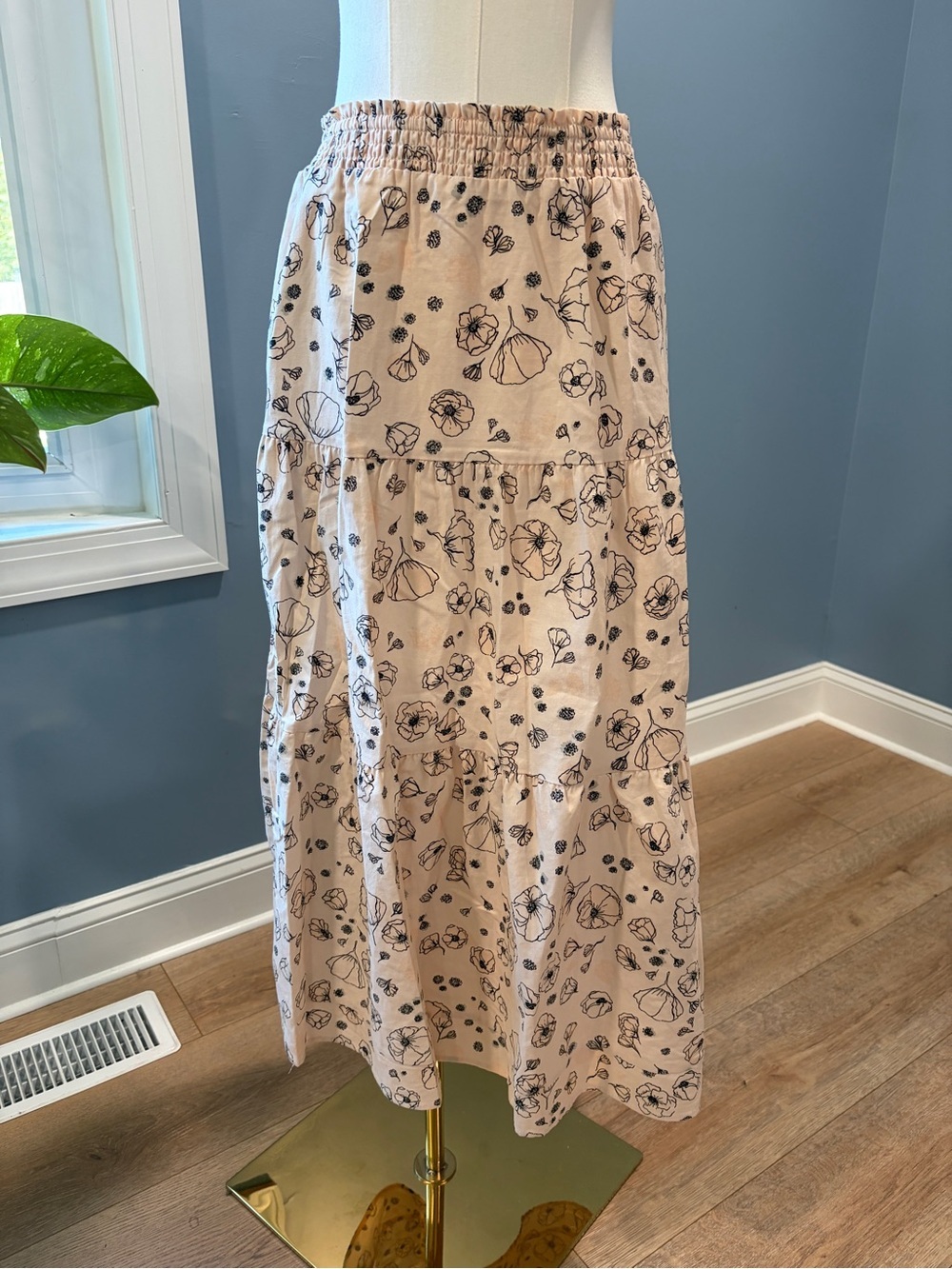 Universal Thread Floral Tiered Midi Skirt Size Small Cottagecore Prairie